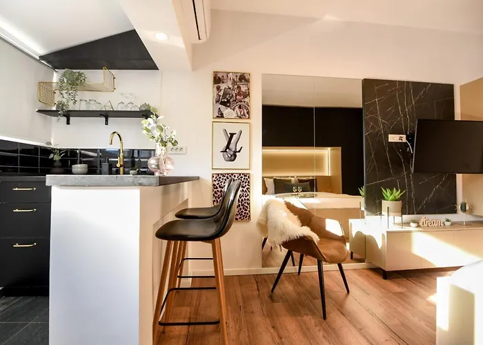 Calea Victoriei Modern Studio - Escape In The City Center